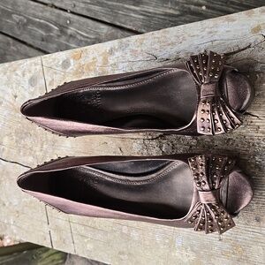 VINCE CAMUTO. Metallic Bronze Peep-Toe Heels with Studded Bow. Size 6B.